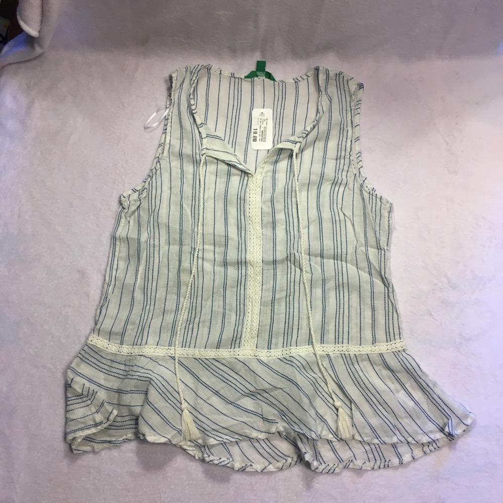 NWT Womems blouse DIP